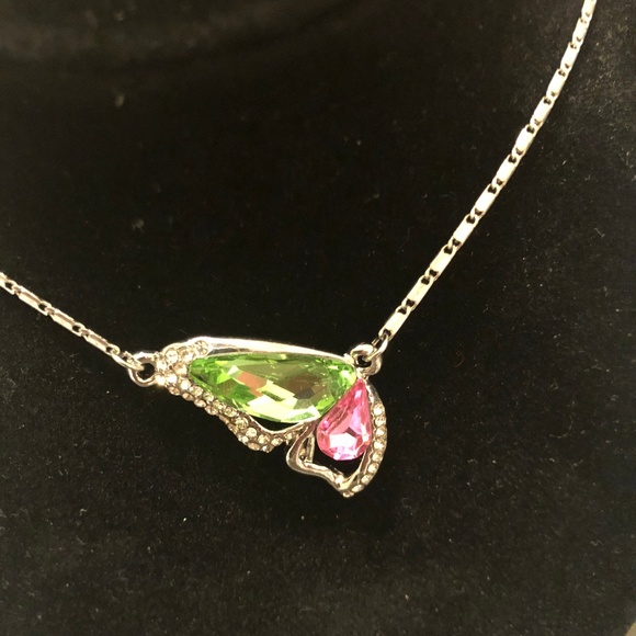 made with Swarovski crystal Pendant Chain Necklace - Picture 1 of 8